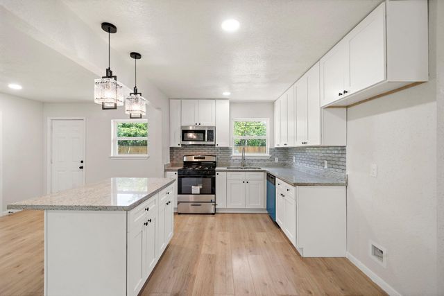 5607 Flamingo Drive, Houston, TX 77033