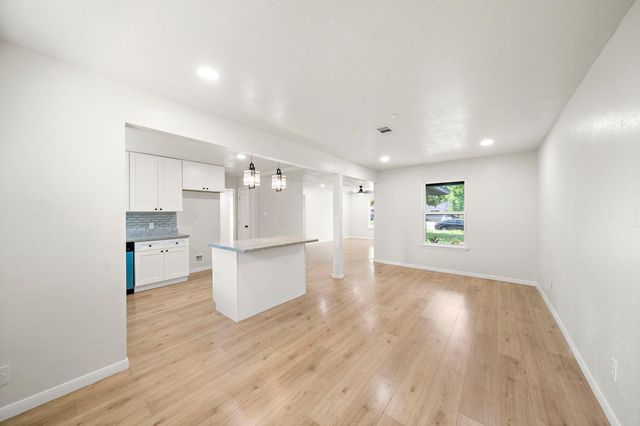 5607 Flamingo Drive, Houston, TX 77033