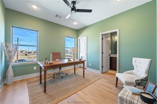 100 33rd W, Bryan, TX 77803