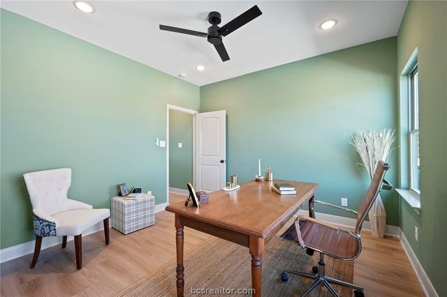 100 33rd W, Bryan, TX 77803
