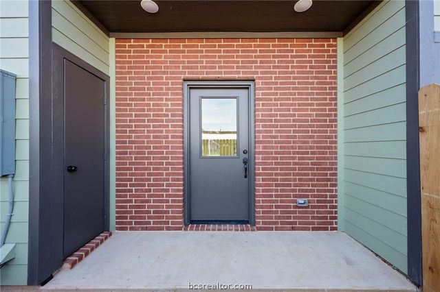 100 33rd W, Bryan, TX 77803