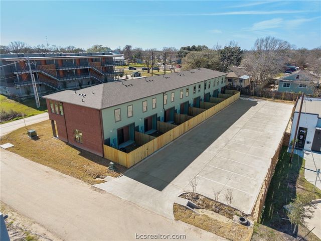 100 33rd W, Bryan, TX 77803