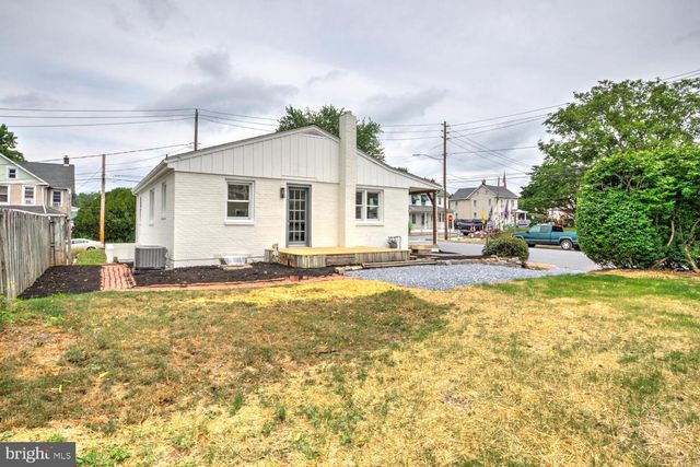 271 N RACE ST, Middletown, PA 17057