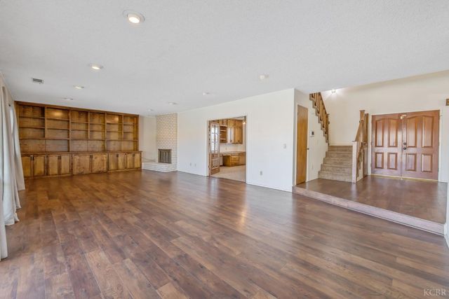 557 Beechwood Circle, Lemoore, CA 93245