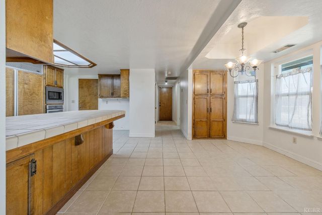 557 Beechwood Circle, Lemoore, CA 93245