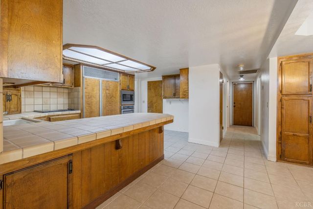 557 Beechwood Circle, Lemoore, CA 93245