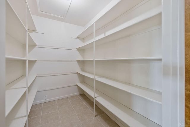 557 Beechwood Circle, Lemoore, CA 93245