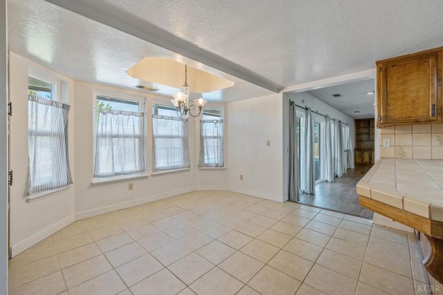 557 Beechwood Circle, Lemoore, CA 93245