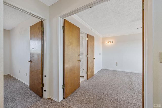 557 Beechwood Circle, Lemoore, CA 93245