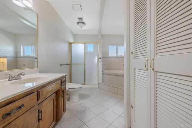 557 Beechwood Circle, Lemoore, CA 93245