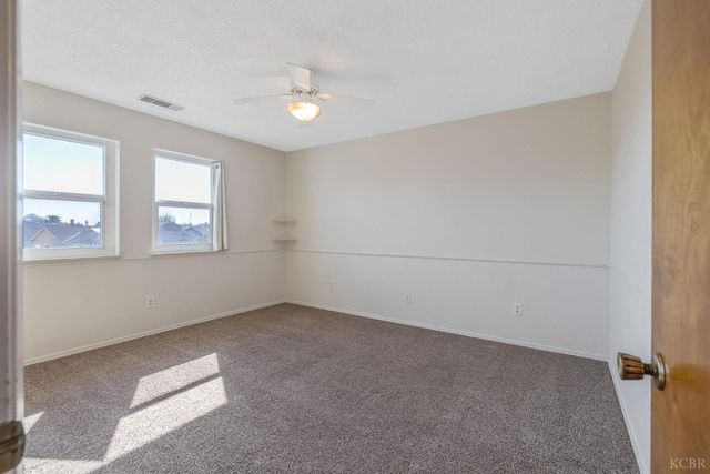 557 Beechwood Circle, Lemoore, CA 93245