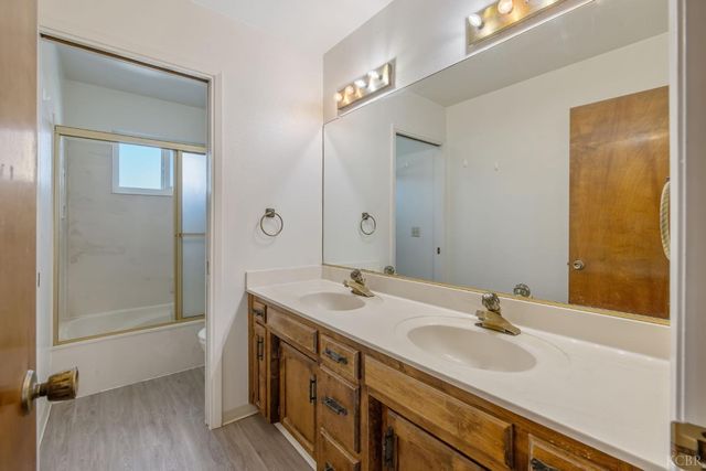 557 Beechwood Circle, Lemoore, CA 93245