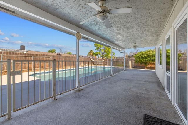 557 Beechwood Circle, Lemoore, CA 93245