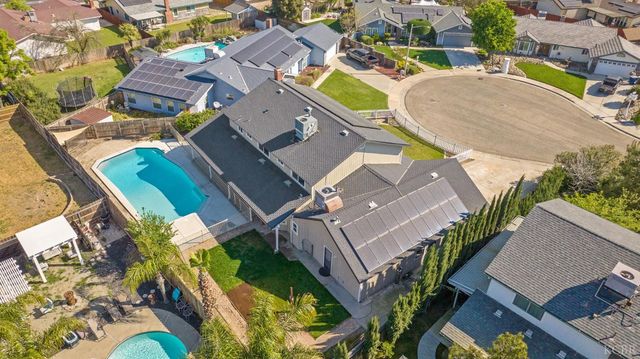 557 Beechwood Circle, Lemoore, CA 93245