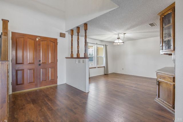 557 Beechwood Circle, Lemoore, CA 93245