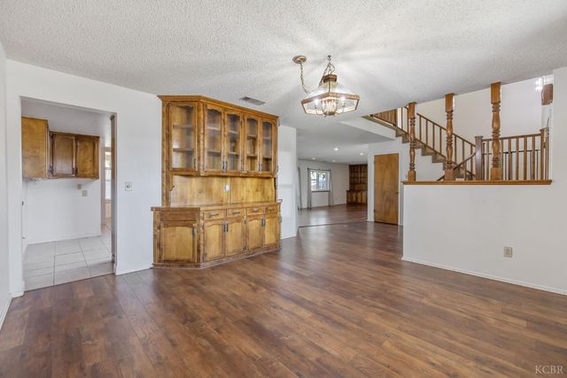 557 Beechwood Circle, Lemoore, CA 93245