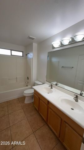 3860 S COACH HOUSE Drive, Gilbert, AZ 85297