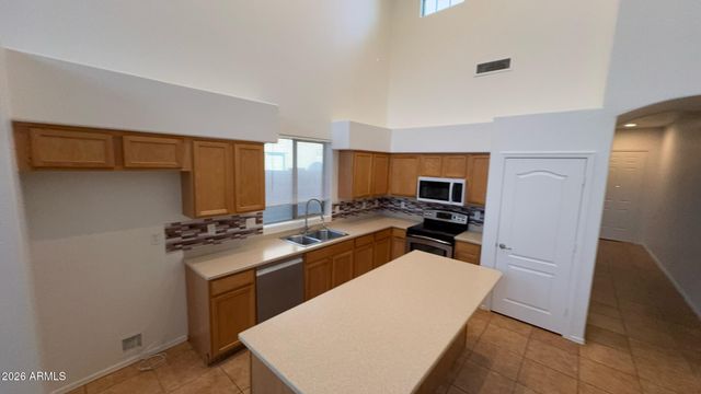 3860 S COACH HOUSE Drive, Gilbert, AZ 85297