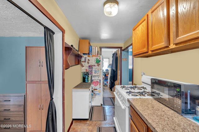 33 Wintergreen Avenue, Brick, NJ 08723
