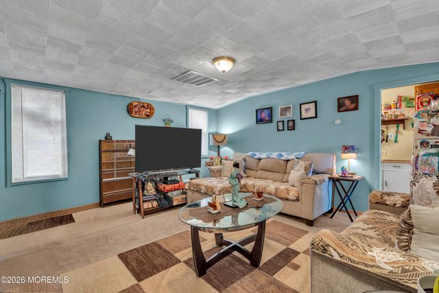 33 Wintergreen Avenue, Brick, NJ 08723