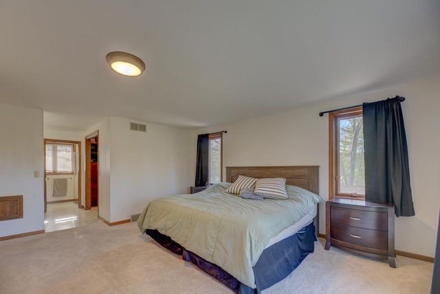 3600 N Woodbury Lane, Janesville, WI 53545
