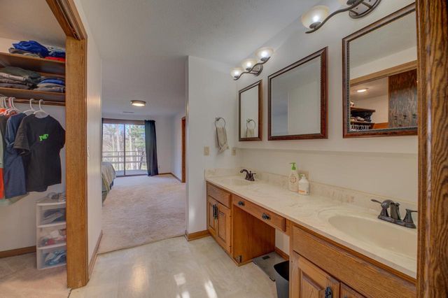 3600 N Woodbury Lane, Janesville, WI 53545