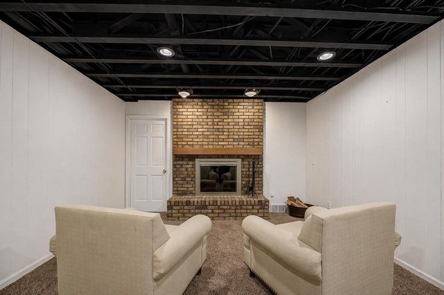 3600 N Woodbury Lane, Janesville, WI 53545