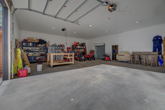 3600 N Woodbury Lane, Janesville, WI 53545