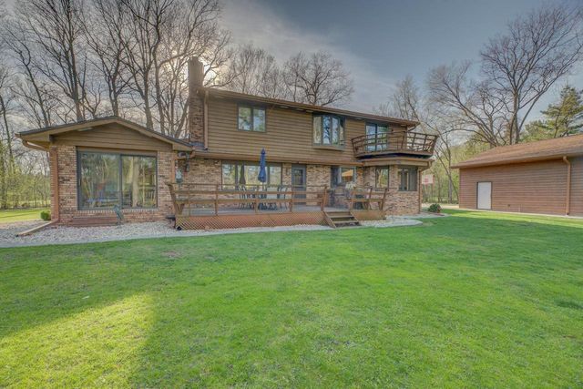 3600 N Woodbury Lane, Janesville, WI 53545