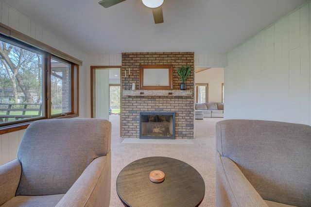 3600 N Woodbury Lane, Janesville, WI 53545