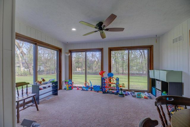 3600 N Woodbury Lane, Janesville, WI 53545