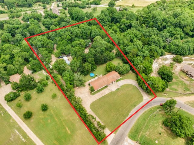 1304 Lariat Circle, Oak Leaf, TX 75154