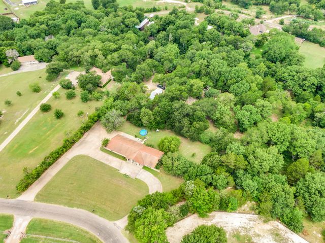 1304 Lariat Circle, Oak Leaf, TX 75154