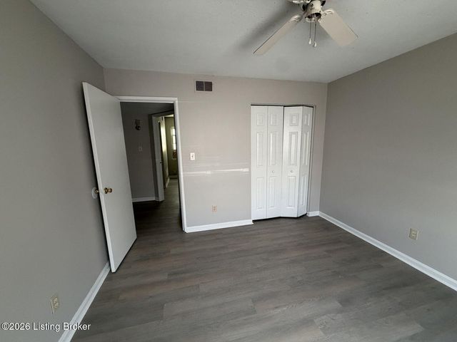 5452 New Cut Rd 3, Louisville, KY 40214