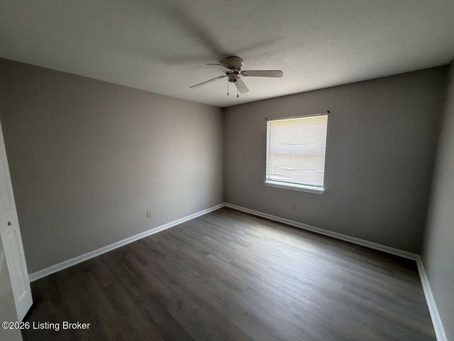 5452 New Cut Rd 3, Louisville, KY 40214