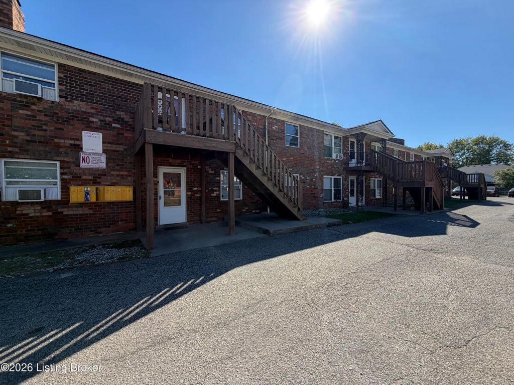 5452 New Cut Rd 3, Louisville, KY 40214