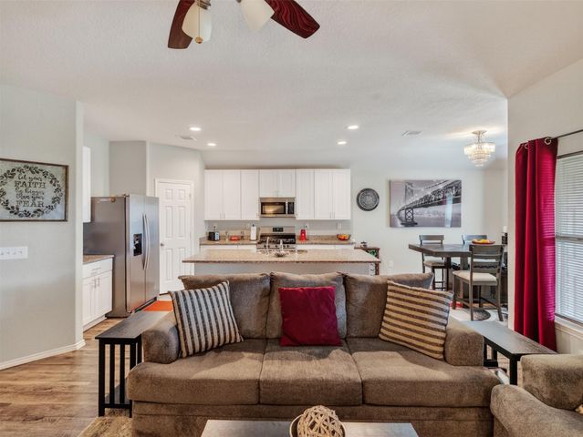 3502 Conquest Circle, Texas City, TX 77591