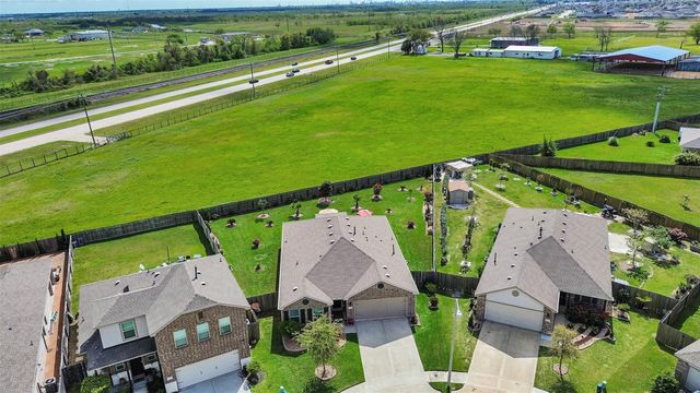 3502 Conquest Circle, Texas City, TX 77591