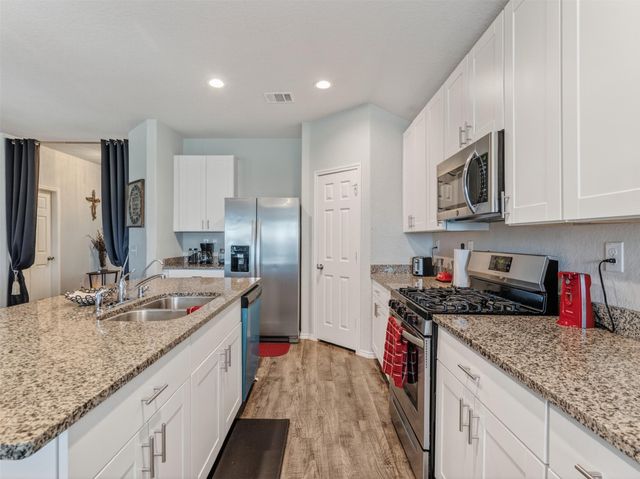 3502 Conquest Circle, Texas City, TX 77591