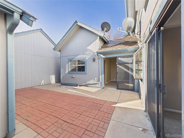 2490 S Worchester Ct B, Aurora, CO 80014