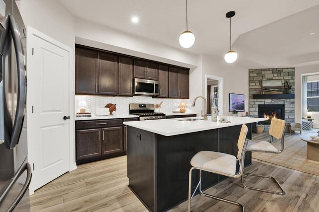 W204N17637 Laurel PLACE, Jackson, WI 53037