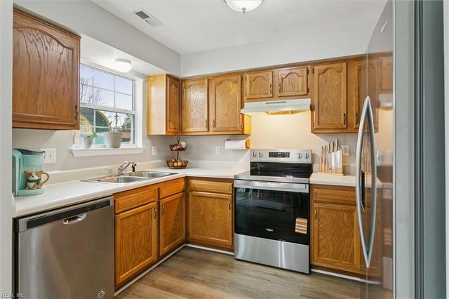 116 Vivian CT, Yorktown, VA 23690