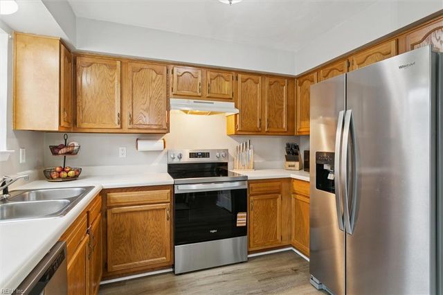 116 Vivian CT, Yorktown, VA 23690