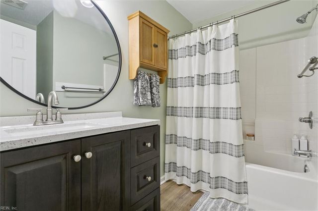 116 Vivian CT, Yorktown, VA 23690