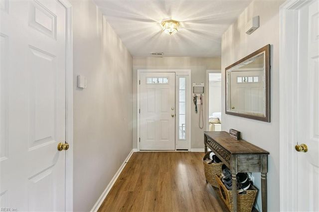 116 Vivian CT, Yorktown, VA 23690