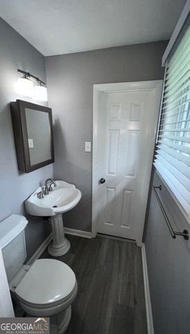 2894 Barry Avenue SE, Smyrna, GA 30082