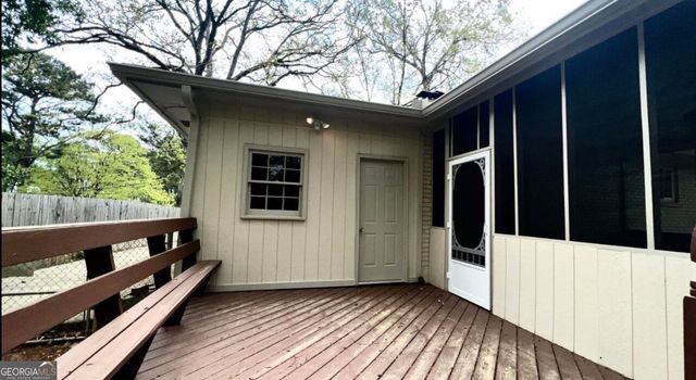 2894 Barry Avenue SE, Smyrna, GA 30082