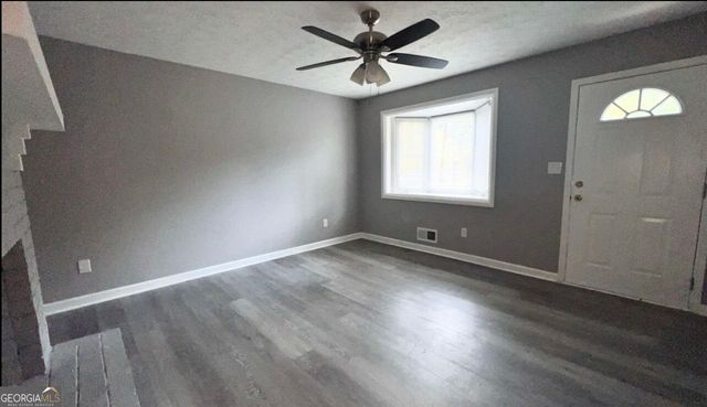 2894 Barry Avenue SE, Smyrna, GA 30082
