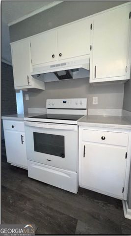 2894 Barry Avenue SE, Smyrna, GA 30082