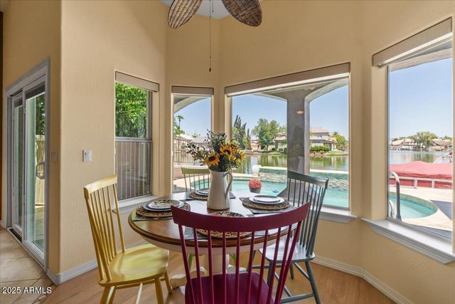 2136 E Freeport Lane, Gilbert, AZ 85234